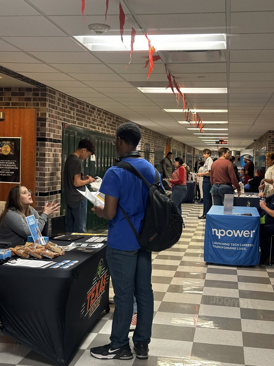 Great turnout for the College & Career/ Teen Hiring Night @RGC_MS_HS! Thank you to BAMC Adopt a School and Military Family Readiness Center for helping with this event. #FSHISD