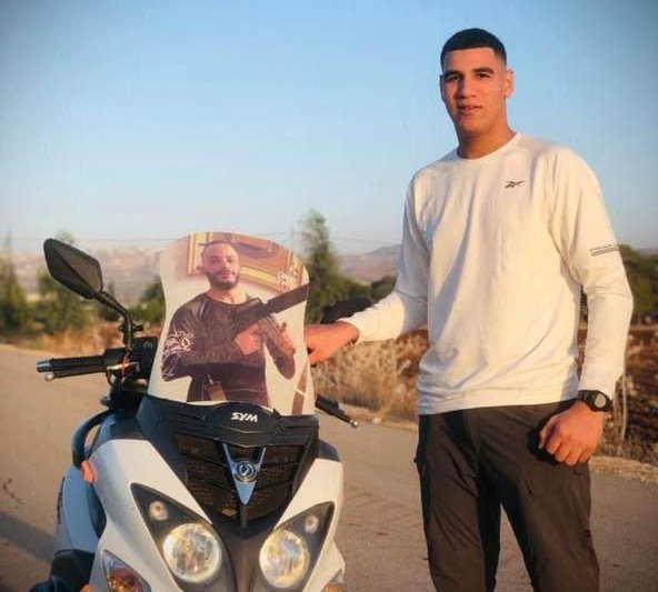 Siyonistler tarafından vurulan Filistinli genç Ayman Azouqa yaralı olarak kaldırıldığı Cenin Devlet Hastanesi'nde şehadete kavuştu.

Şehadetin mübarek olsun...

#Hamas #BatıŞeria #Sondakika