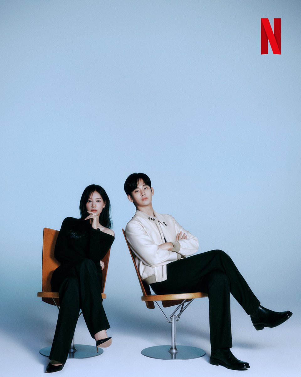 kdrama_menfess's tweet photo. •kdm• 🔥 ⚠️ Queen of Tears 

Photoshoot Netflix MAMI PAPI udah rilis niiii

Ayookk kita tunggu magazine photoshoot nya moga adaaa
https://t.co/xaUN2rKV4C