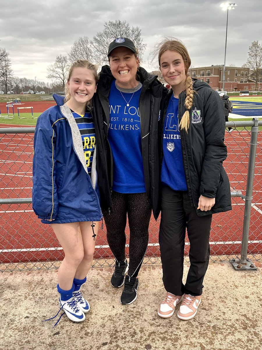 Great weekend down in St. Louis! Games didn’t go how we hoped, but it was so great to see @caroline_chier & @BlakelyHockett ! Also amazing to be back on SLU’s campus and meet @boydieee13 and see the rest of the @SLUWSoccer coaches! @kshields12 @CoachJenBracken