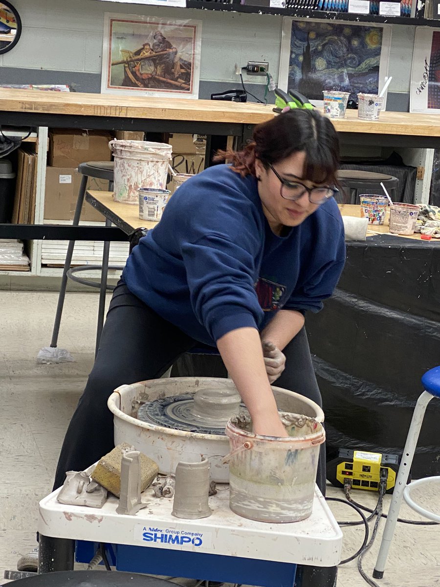 Rowe Art students creating art after school. We have talented sculptors! They are using a variety of material such as modeling clay, paper and white clay. #Fun #Driven #ForTheLoveOfArt 👩🏻‍🎨 <a href="/mcallenfinearts/">McAllen ISD Fine Arts</a>