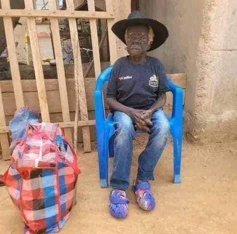 Aubabe Moroo who is a 147 years old Congolese, is the oldest living African. He was born in 1877 in Omundatsi, Ituri province, DR Congo 🇨🇩