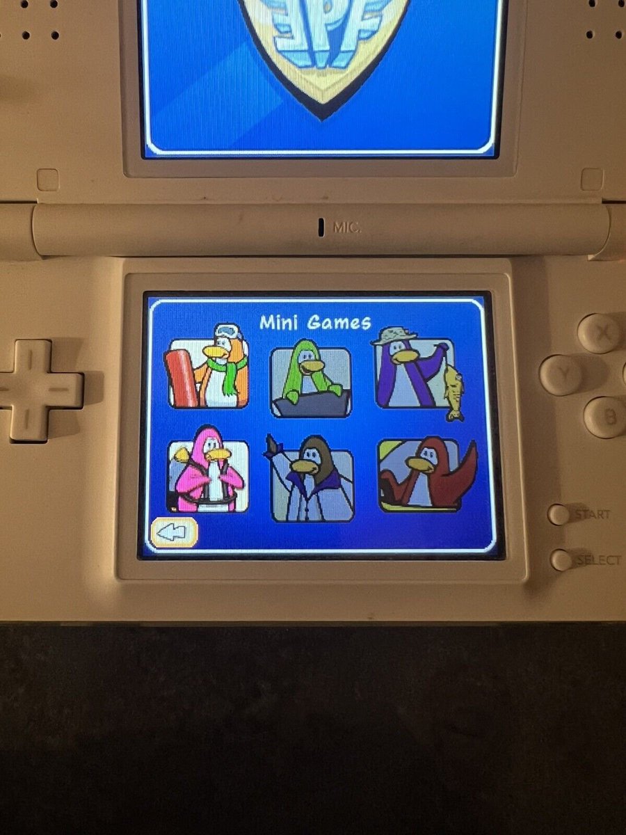 ClubPenguinLore's tweet photo. A DS development cartridge for Elite Penguin Force is listed on eBay right now! It might contain unused content.

Bidding ends tomorrow. If anyone manages to get their hands on this and is willing to dump it for preservation, please let us know!

https://t.co/OLEzYU0cw5 https://t.co/ONW3IIy2Ym