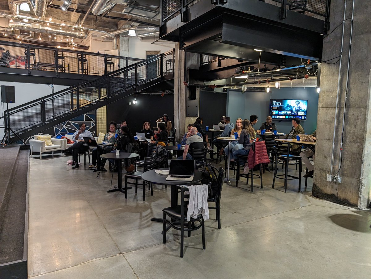 ReactATL's tweet image. The energy is ELECTRIC! 🔥 #ReactATL x @ATLJavaScript meetup on AI & Automation is a packed house. Loving the awesome conversations! Angela Andrews from @redhat is sharing amazing insights. #tech #certification #techcommunity