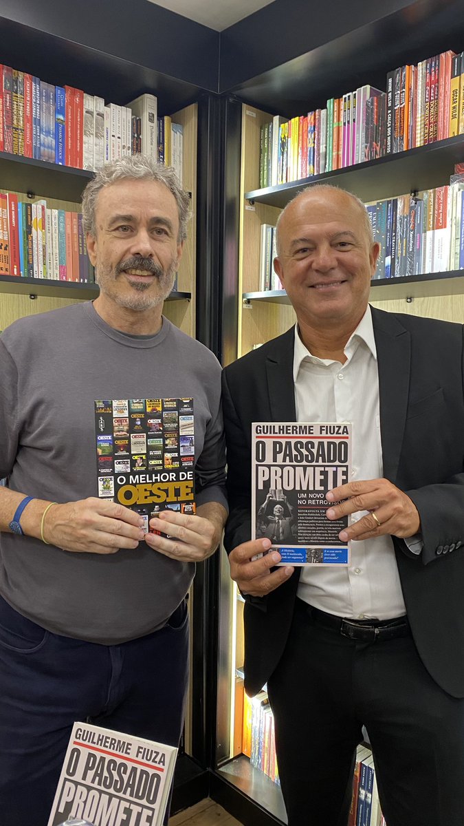 Agora, na Drummond Livraria, São Paulo.