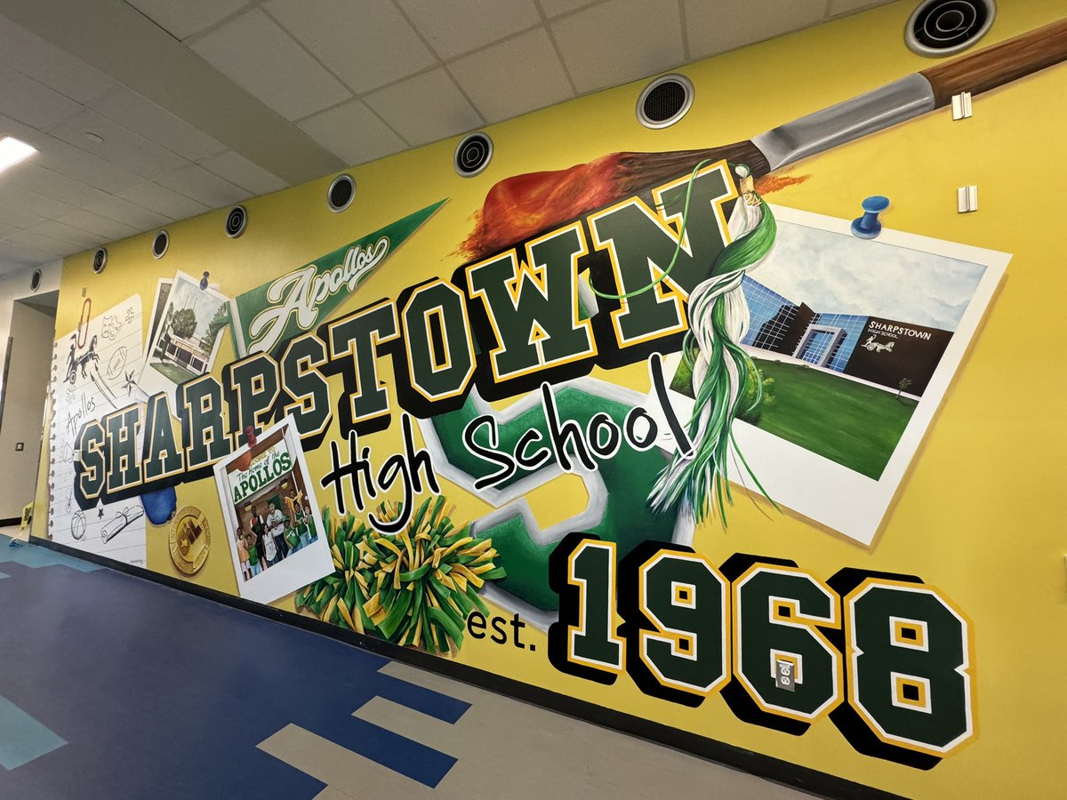 TBradleyMurals's tweet image. ✨THANK YOU @TJCotter for having us @Sharpstown_HS !!! We finished the mural in the cafeteria/commons honoring the school’s history!! We hope everyone loves it as much as we do!!! ….keep watching there is more coming for the Apollos!! 💚💛💚🏹 

(See thread for more pics)