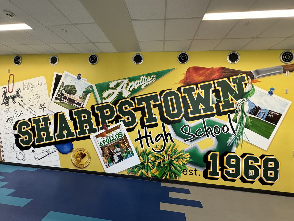 TBradleyMurals's tweet image. ✨THANK YOU @TJCotter for having us @Sharpstown_HS !!! We finished the mural in the cafeteria/commons honoring the school’s history!! We hope everyone loves it as much as we do!!! ….keep watching there is more coming for the Apollos!! 💚💛💚🏹 

(See thread for more pics)