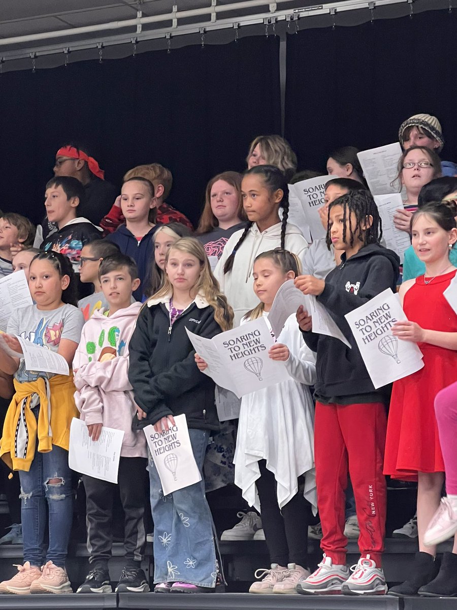 Mrs. Day put on a great spring concert with our 2nd-5th grade students tonight! 🎶 <a href="/officialSPS/">Springfield Public Schools</a>