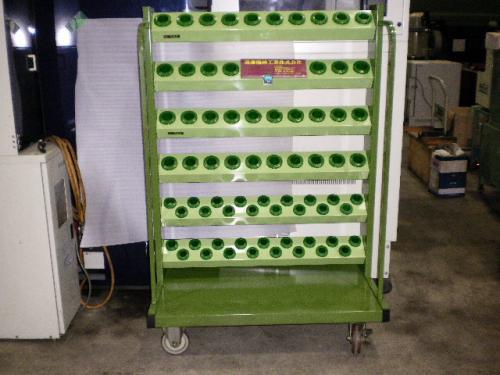 endokikai's tweet photo. サカエ ツーリングラックキャスター付き 6段 1020 x 610 x H1475mm NT40(BT)=10本x4段　40本 NT30(BT)=17本x2段　34本
東京都墨田区菊川3-18-1 TEL03-3632-6511 FAX03-3632-6518　ﾒｰﾙinfo@endo-kikai.co.jp

#工作機械 #新品工作機械販売 #中古工作機械 #中古機械買取 #サカエ #ツーリングラック https://t.co/MtxxLMCjVC