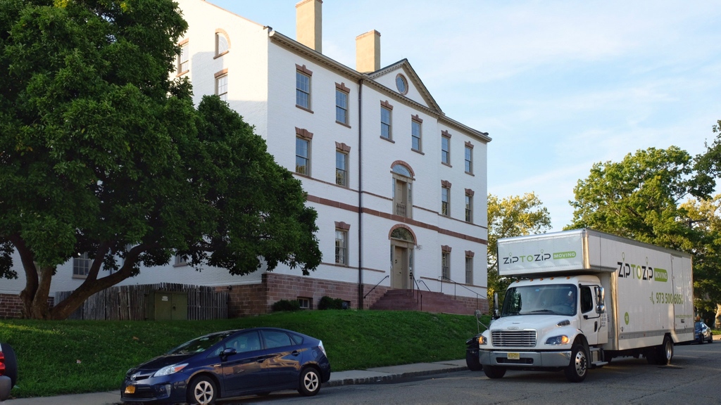 Ready to move to Perth Amboy? Let us handle the heavy lifting! With over 15 years of experience, our professional movers ensure a seamless transition. Sit back and relax while we take care of everything. 🚚⚡️

 #PerthAmboyNJ