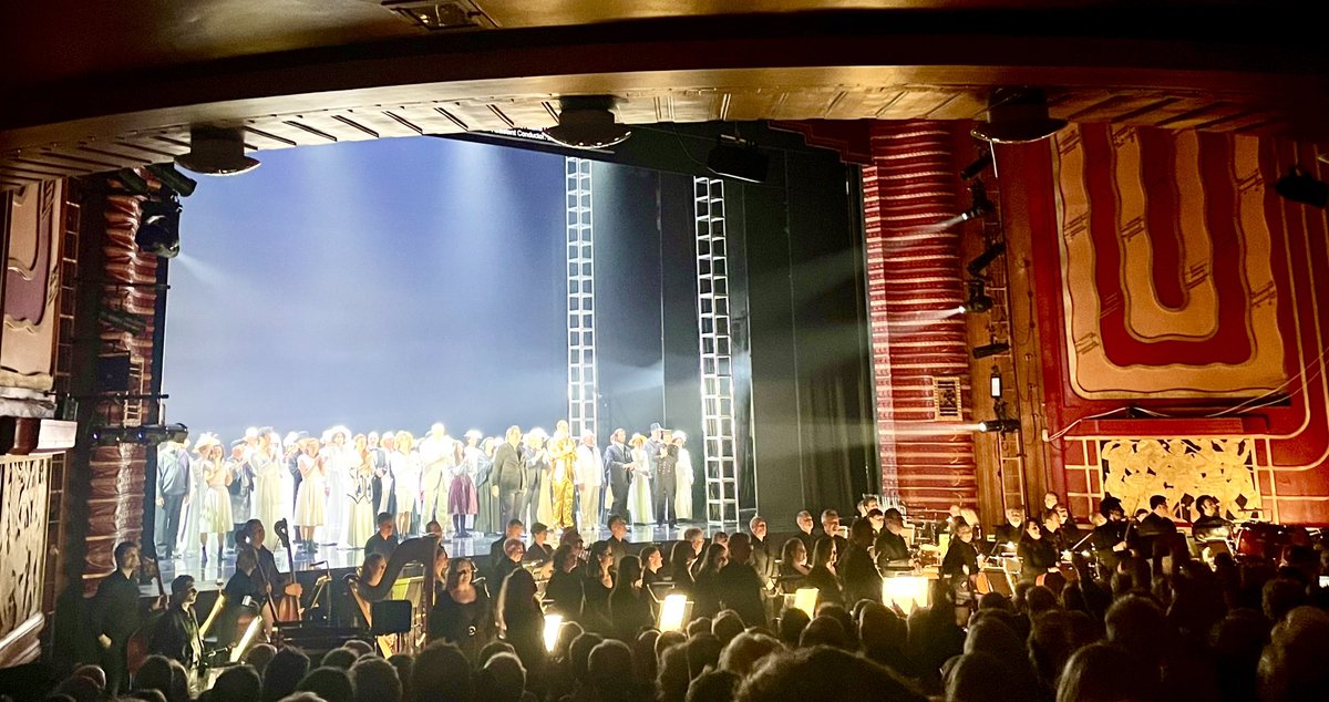 So much enjoyed the @WelshNatOpera Death In Venice in Oxford tonight. Mesmerising poignant production. Orchestra, cast, aerialists!!!, all outstanding. Brilliant Mark Le Brocq and @RGCWbaritone. A true ensemble piece. Congratulations to Olivia Fuchs and everyone involved! ⭐️🙏🏻👏🏻