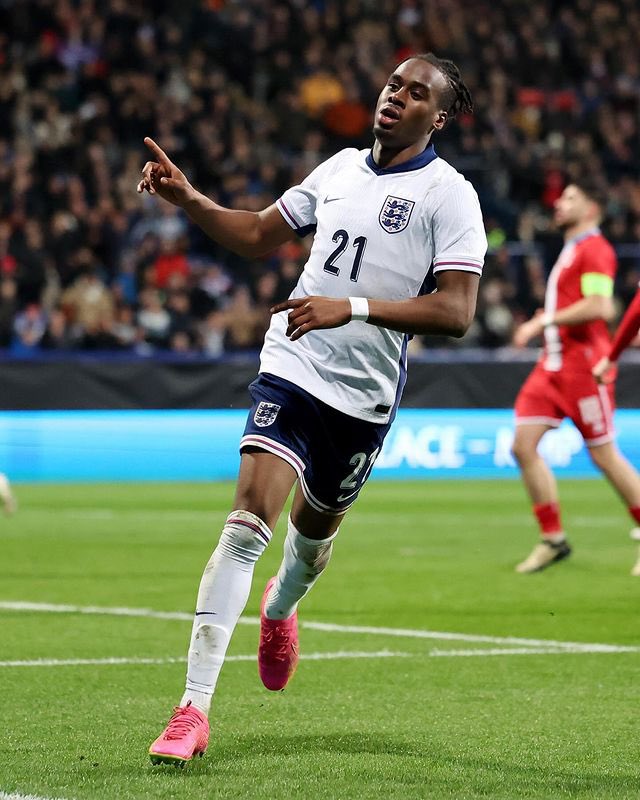 Nos #YoungLions ont une nouvelle fois régalé ✌️ 

◉ Madueke double buteur et double passeur !  

◉ Sam Iling Junior (latéral gauche du jour) et Morgan Rogers auteurs d'un doublé chacun • 1 but de Bynoe-Gittens. 🤩👏

◉ Elliott et Alex Scott auteurs de 2 assists chacun

◉