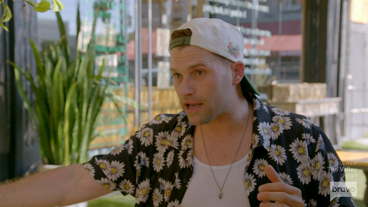 wrexweed's tweet photo. "Binging sobriety" is a crazy way to refer to "living in reality" #PumpRules https://t.co/tJc1ZDf5O7