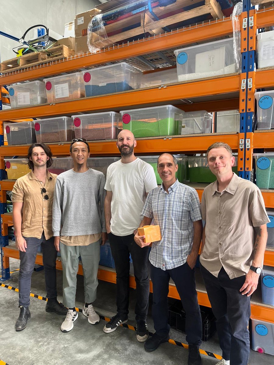 Recently we had the pleasure of hosting Ramdhan Ismanto, the Managing Director of Precious Plastic Bandung, all the way from Indonesia for a week-long visit to Melbourne as part of the Citarum Action Research Program (CARP). 🌱♻️ Learn more about CARP: loom.ly/7bByLiE