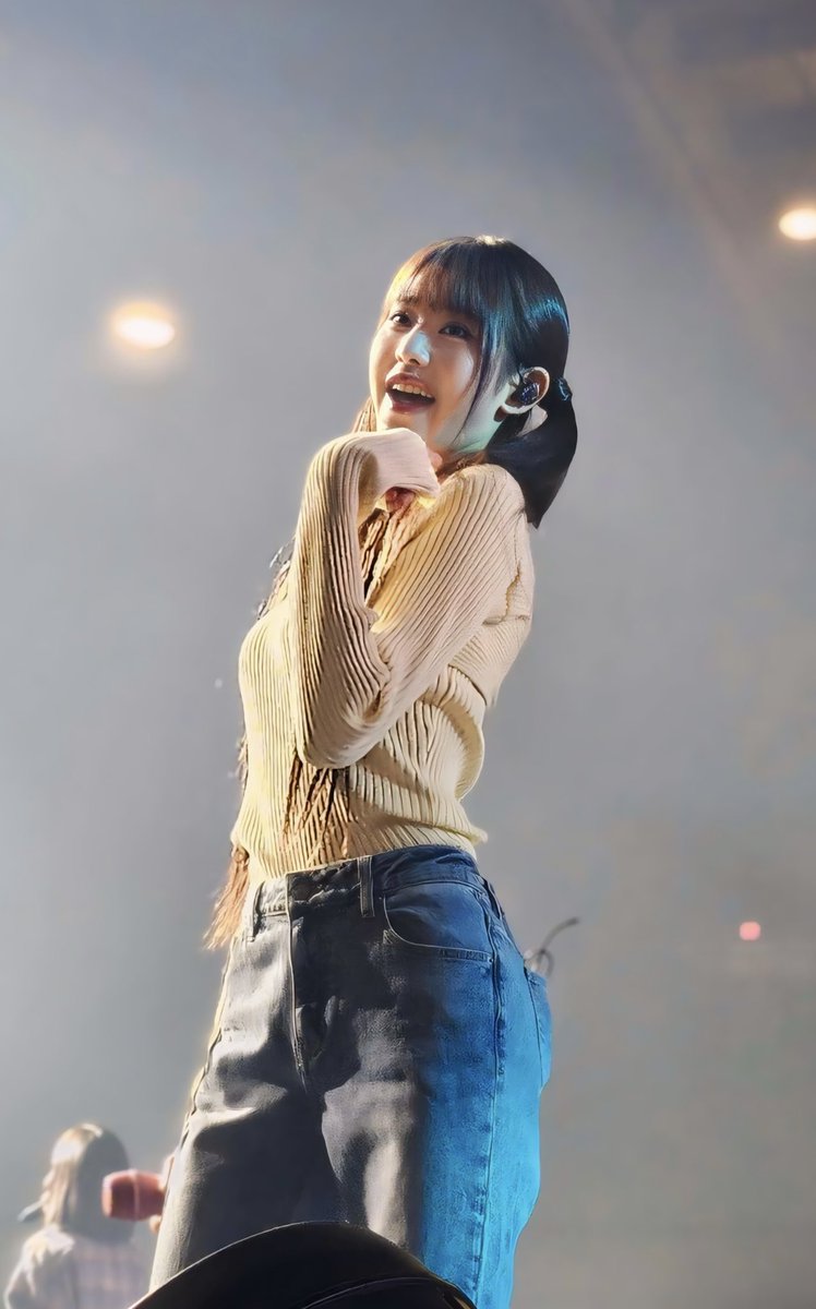won2nyeong's tweet photo. wahhhh minive cherry came to life and stole the show ๐ฐ๐
#IVE #WONYOUNG #์์ #์ฅ์์ #JANGWONYOUNG #์์ด๋ธ #ใฆใฉใใงใณ #VICKYJANG #IVE_WORLD_TOUR #IVEinChicago #SHOW_WHAT_I_HAVE_IN #SHOW_WHAT_I_HAVE_IN_CHICAGO https://t.co/RsP76NUsJ5