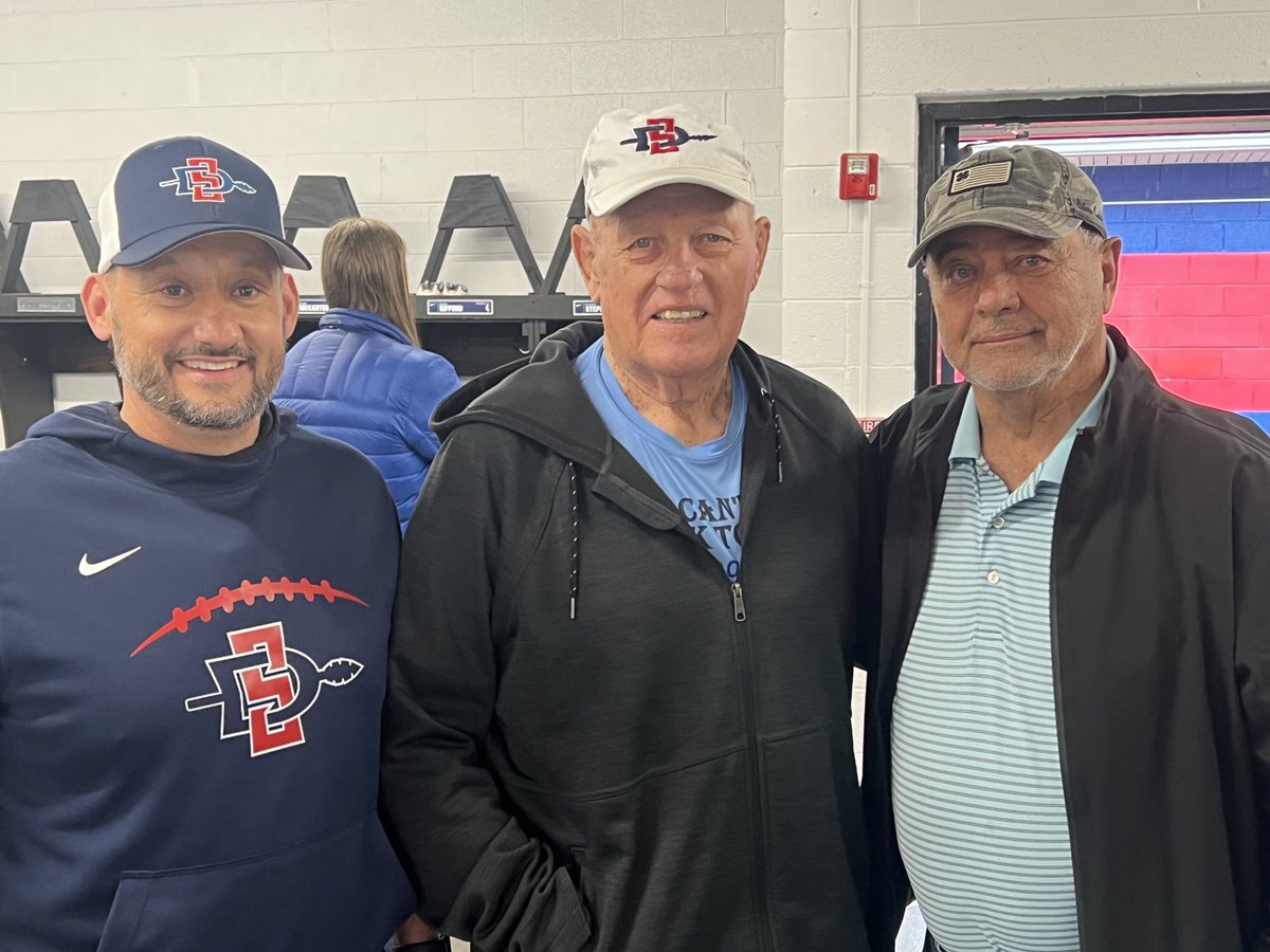 It was great talking ball and telling stories with South Knoxville Legends, former Head Football Coach Don Ward and Coach Pete Stafford. #ELITEKEES #SouthoftheRiver #WeAreSouthDoyle