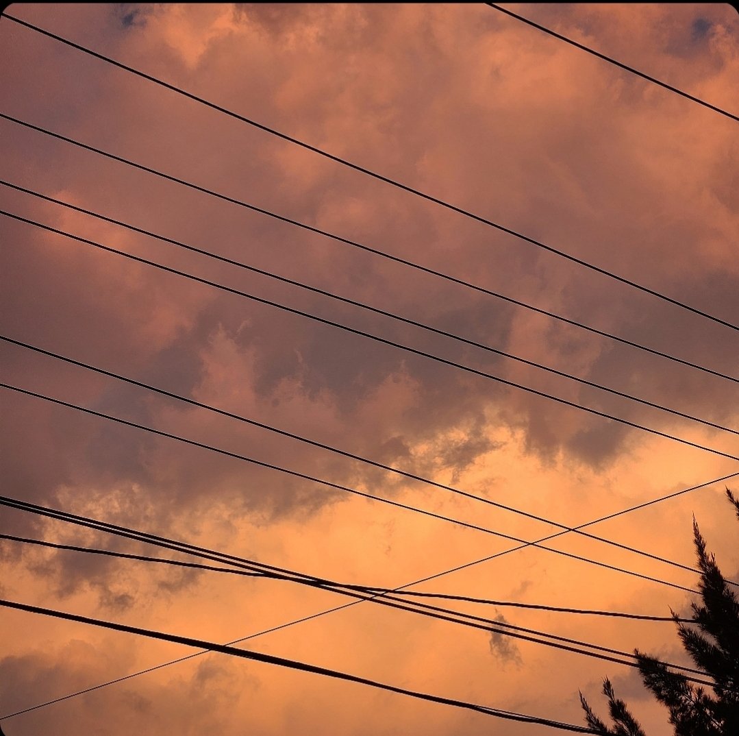 gcalderond's tweet photo. Los cables también son parte del paisaje... 💙📷☑️ https://t.co/IoeApUix3Y