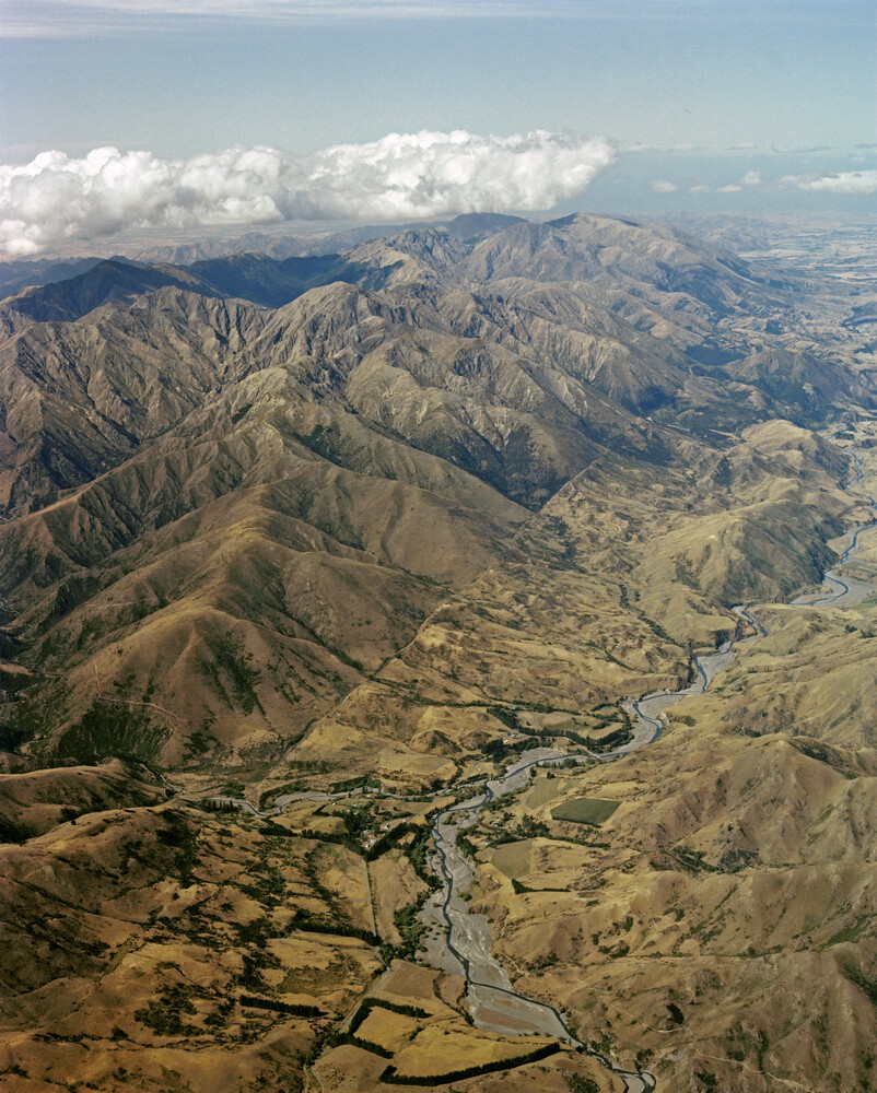 We’ve got faults everywhere, but what exactly are they you ask? Click to read our latest story which explains 👇 i.mtr.cool/uylgitfdug 📷 Visible scarp of the Awatere Fault in Marlborough