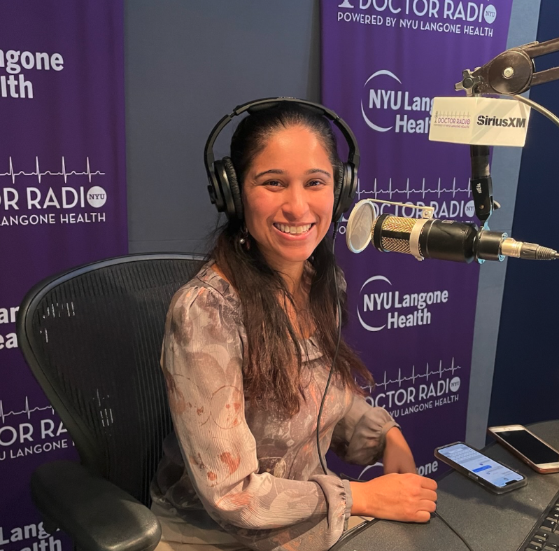 NYUDocs's tweet image. Medical Grand Rounds is coming up at 8amET. @ShalineRaoMD is talking #braintumors with @DPlacantonakis and #ColorectalCancerAwarenessMonth with Dr. Joann Kwah Call us at 877-698-3627 sxm.app.link/DoctorRadio