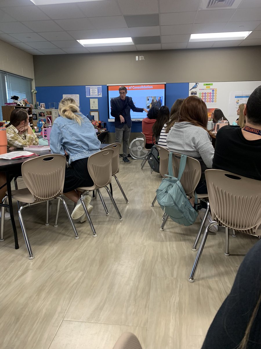 Still processing the powerful math session by @MikeFlynn55 today @Golbowtweets . Thank you,Mr. Flynn,for showing us the power of changing the script & new ways to create engaging math experiences. We left INSPIRED! @katyisd_ELEMCI @MrsAshleyBrewer