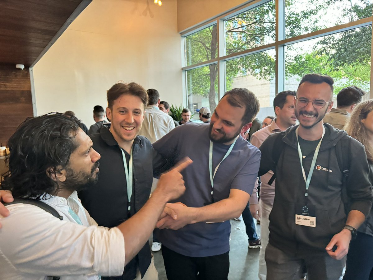This brings us so much joy. Our speakers making new friends 😉 at the #DataCouncil speaker dinner <a href="/_abhisivasailam/">Abhi Sivasailam</a> <a href="/jtalms/">JT</a> <a href="/matthelm/">Matt Helm</a> <a href="/izeigerman/">Iaroslav</a>