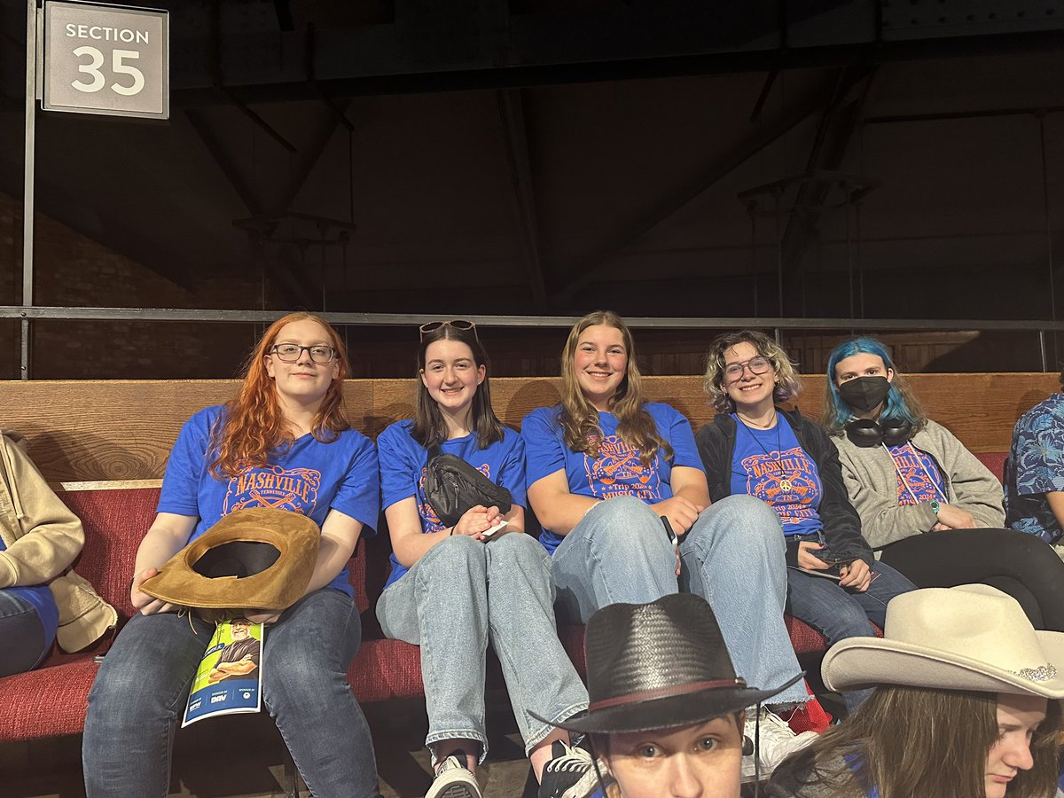 hehschoirs's tweet photo. Time for the Grand Ole Opry! https://t.co/pmlIrGzS7E