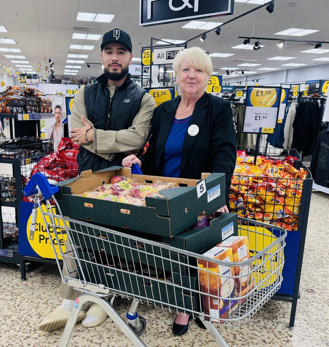 Karen Linley (@karenlinley_) on Twitter photo Donations this week from <a href="/Tesco/">Tesco</a> Dunstable to
<a href="/RaiseUpLuton/">The Raise Up Foundation</a>
<a href="/chumscharity/">CHUMS</a>
<a href="/NoToFoodPoverty/">Breakfast Battery Boxes</a>
Proud to support our local community πβ€οΈ Donations this week from <a href="/Tesco/">Tesco</a> Dunstable to
<a href="/RaiseUpLuton/">The Raise Up Foundation</a>
<a href="/chumscharity/">CHUMS</a>
<a href="/NoToFoodPoverty/">Breakfast Battery Boxes</a>
Proud to support our local community πβ€οΈ