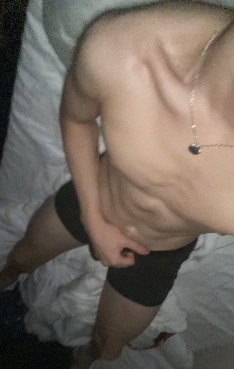 marcusisbig's tweet photo. Selling nut vids &amp; nudes dm if ur interested 🤓 https://t.co/HJFxye5bfR