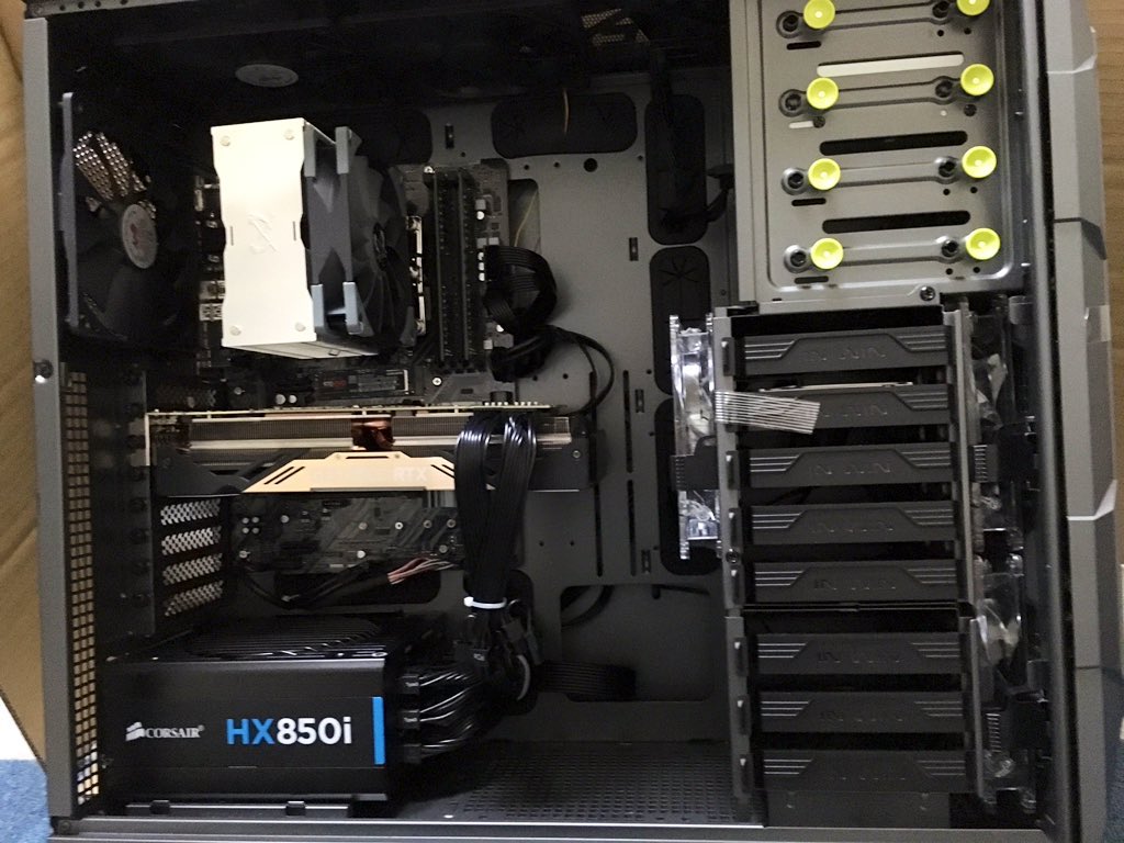 NESS_LivCafe's tweet photo. RTX2080ti → RTX4070super
ケースの大きさ違うからわかりにくいかもしれないけど、グラボデカくなりすぎでしょw https://t.co/7hqyUoe4BO