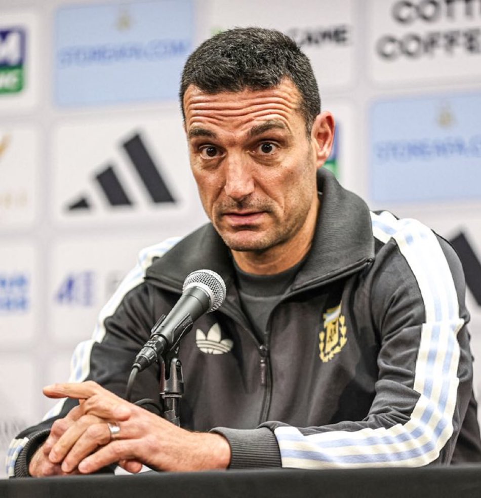 Lionel Scaloni: “Solo Messi y Di María tienen sus lugares garantizados en la Copa América”.