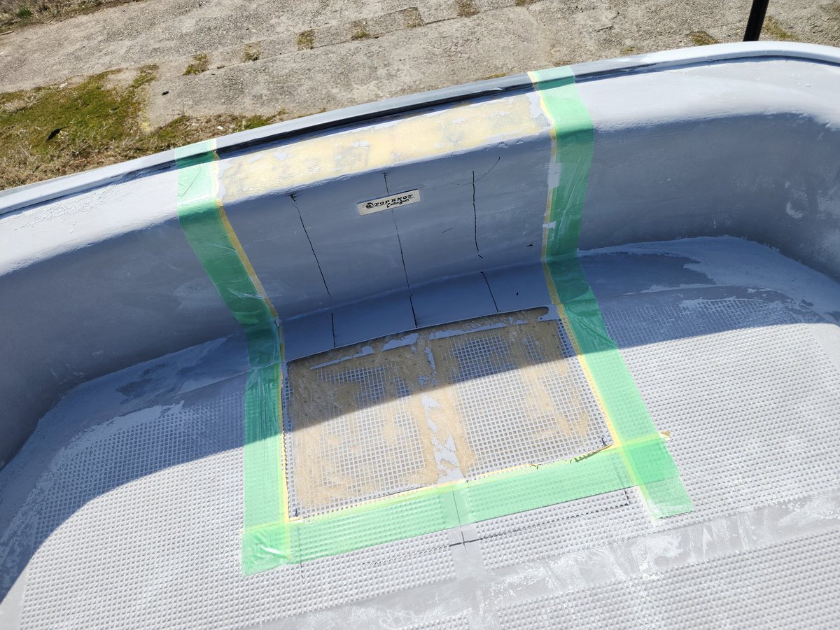 kENs_industry's tweet image. 今日は晴れたからボートを削ってみる🌞
 #centerconsole  #customboat  #minnkota