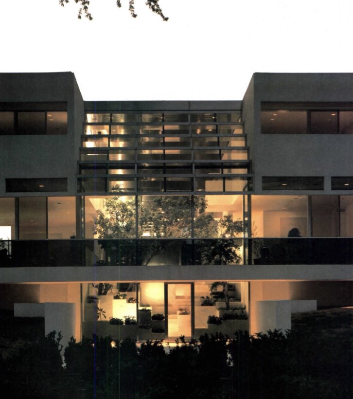 JoshLipnik's tweet photo. 1982 house in Michigan by architect William Kessler https://t.co/McidYugpnN