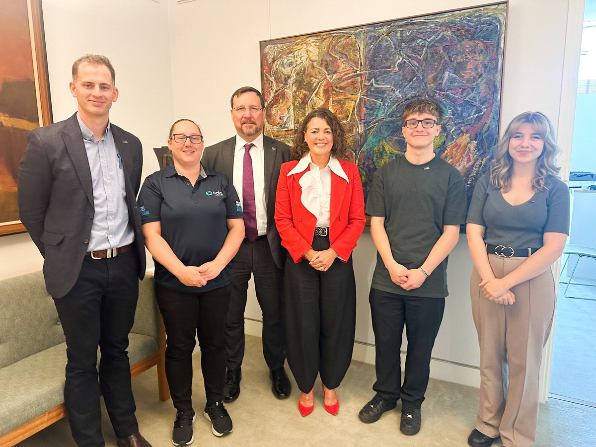 It was great to meet with members of @SDAunion. I heard from Dylan and Spencer who spoke about the positive difference that superannuation on government paid parental leave will make to their sector. Thanks so much for your time today.