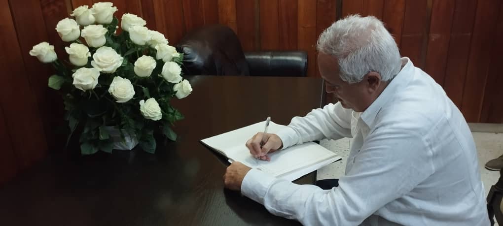 El Partido Comunista de #Cuba expresa su firme solidaridad con el pueblo ruso

Más información
pcc.cu/el-partido-com…