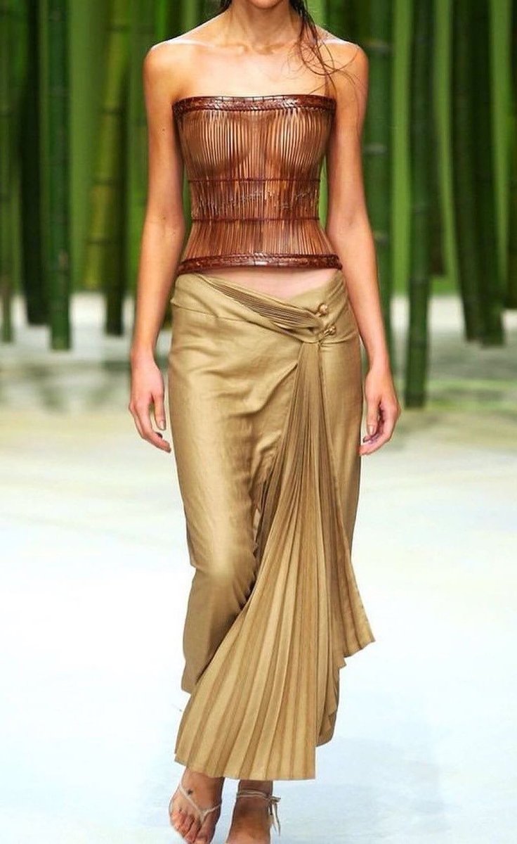 musesblueprint's tweet photo. bamboo corset, Issey Miyake ‘06. https://t.co/doh1tXsmsM