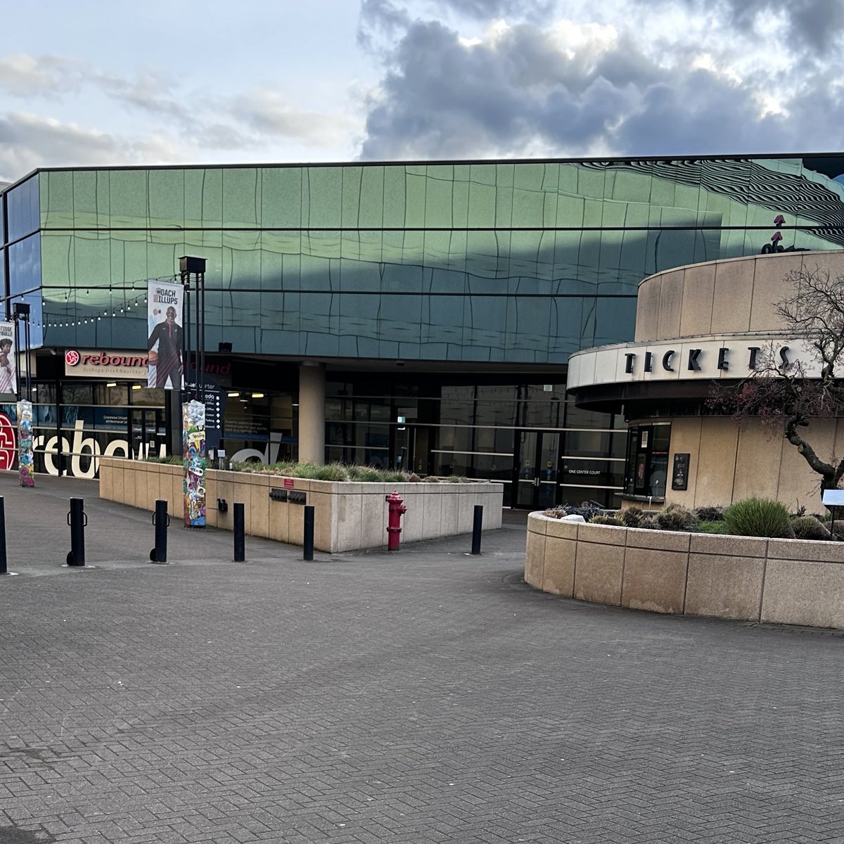 katbisKB's tweet image. Nothing in Portland. #twentyonepilots