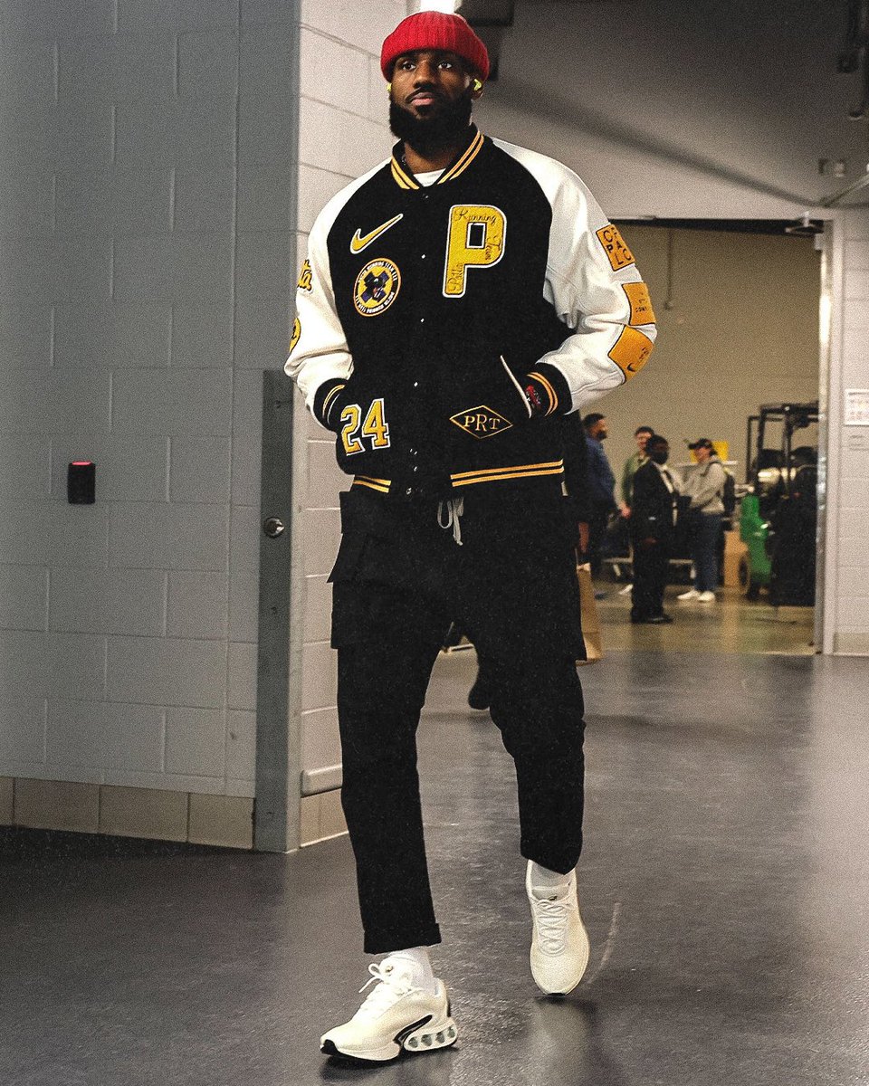 Nike Basketball tweet media