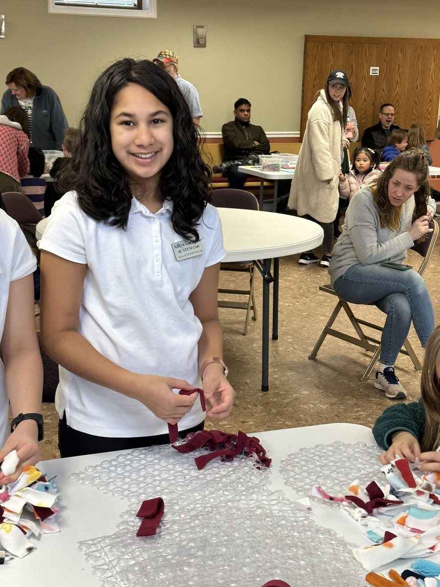VolunteerVibe's tweet photo. March 16th, volunteering at service projects and Easter celebrations hosted by ‘Kingswood’ in partnership with ‘Gratitude Generation’! Thanks to both the organizations for giving me the opportunity to celebrate Easter in a much meaningful way!!
#4CSTEMClub https://t.co/00erDtQBZy