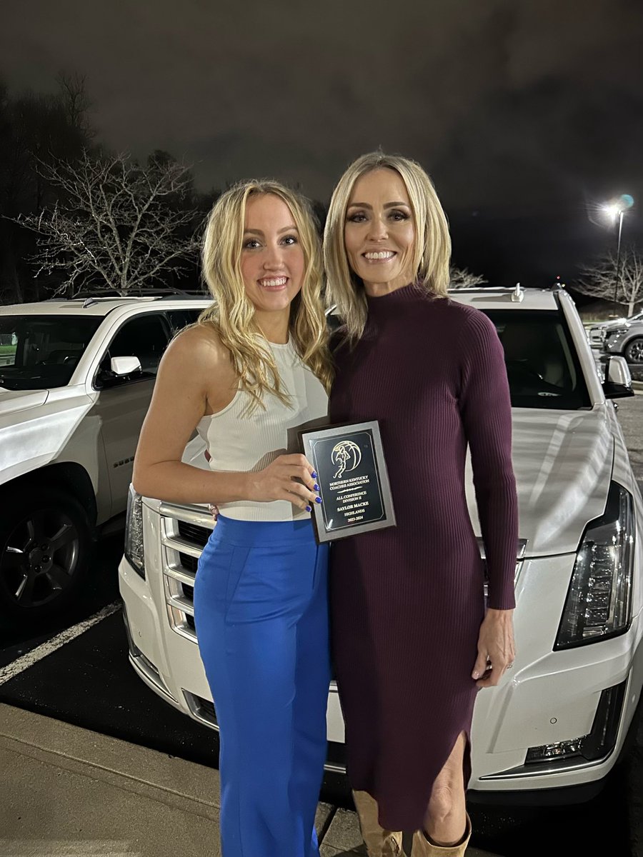 realTriciaMacke's tweet photo. Strong young female athletes honored in Northern KY tonight.  Congratulations to all of them including this young blonde.   💪🏻🏀 @MackeSaylor  and @marissagreen25 from @Birds_BBall https://t.co/tk7SCK8aXB