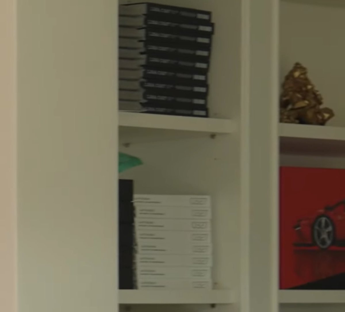 Lisa tiene la colección completa de blackpink y de solos