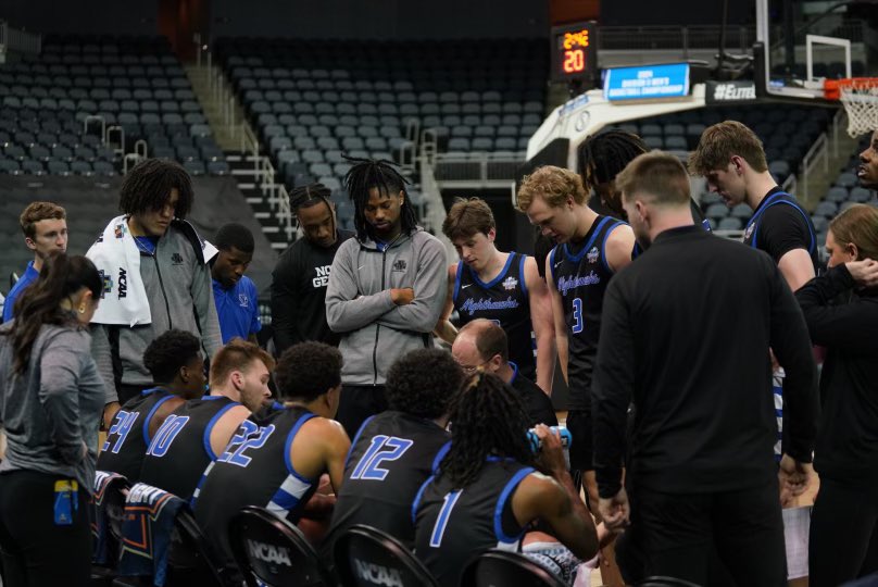 first half flicks📸

#EliteEight