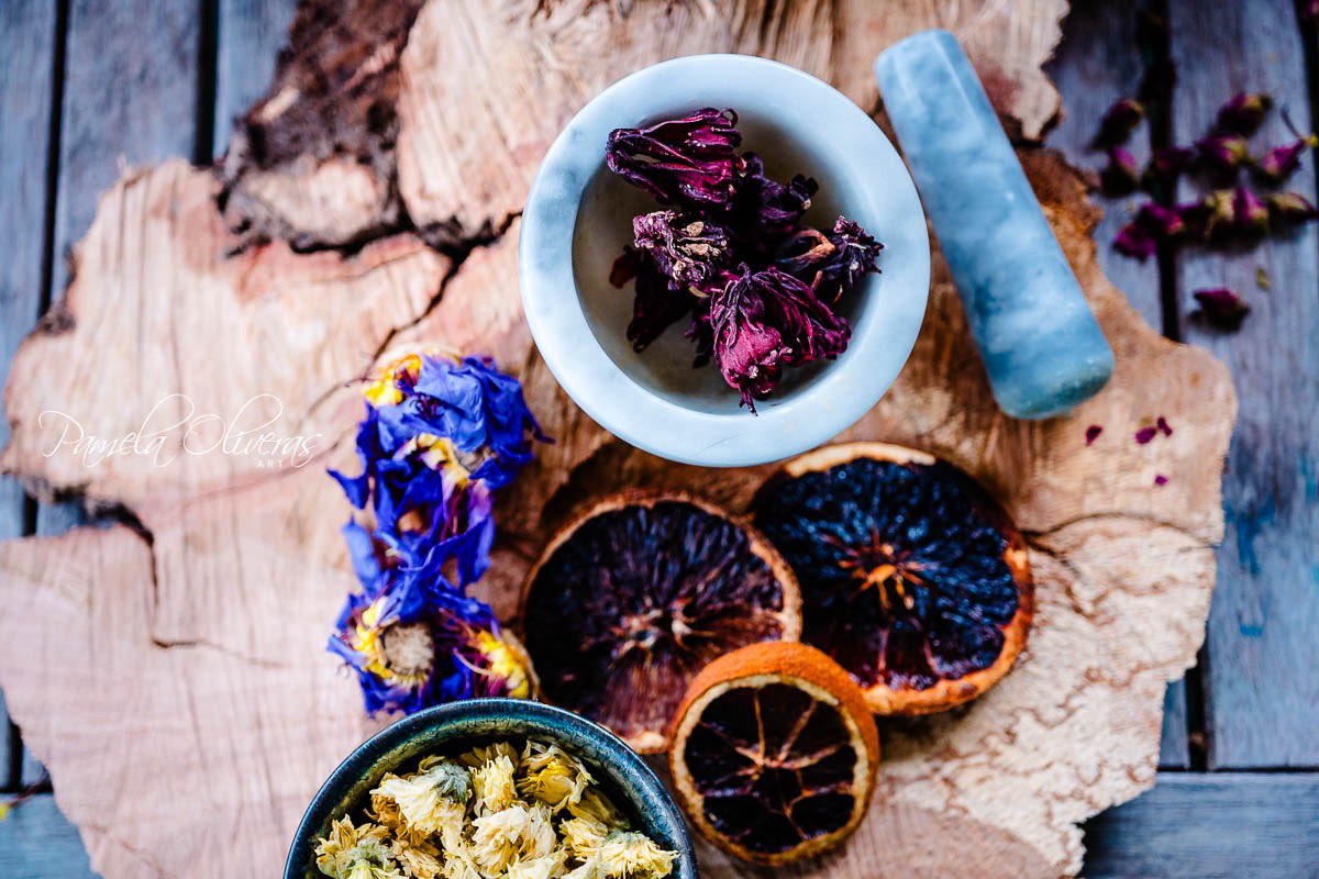 This product shoot I did for a tea company really got my creativity flowing AND my kitchen smelt divine - win win #pamelaoliverasart #productphotography #keepcalmanddrinktea #tea #nikonz