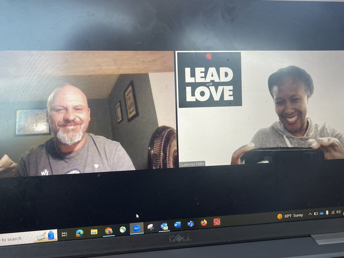 I love connecting with @UHClearLake scholars 1-1! Creating a space for connection, communication, clarity and coaching is key in any leadership role. In our program, we don’t just teach, we professors model effective leadership practices. #leadwithlove #justcare