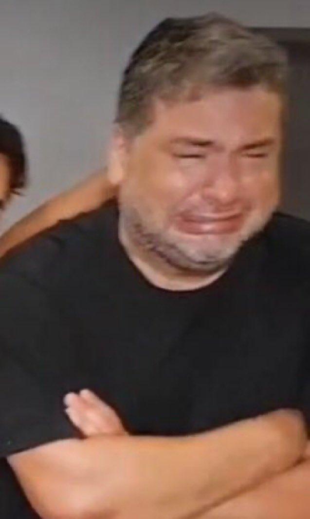 ICalipuy's tweet photo. Ricky no llores, que lloro contigo 😭😭#ElGranChefFamosos https://t.co/VaEgblSKuC