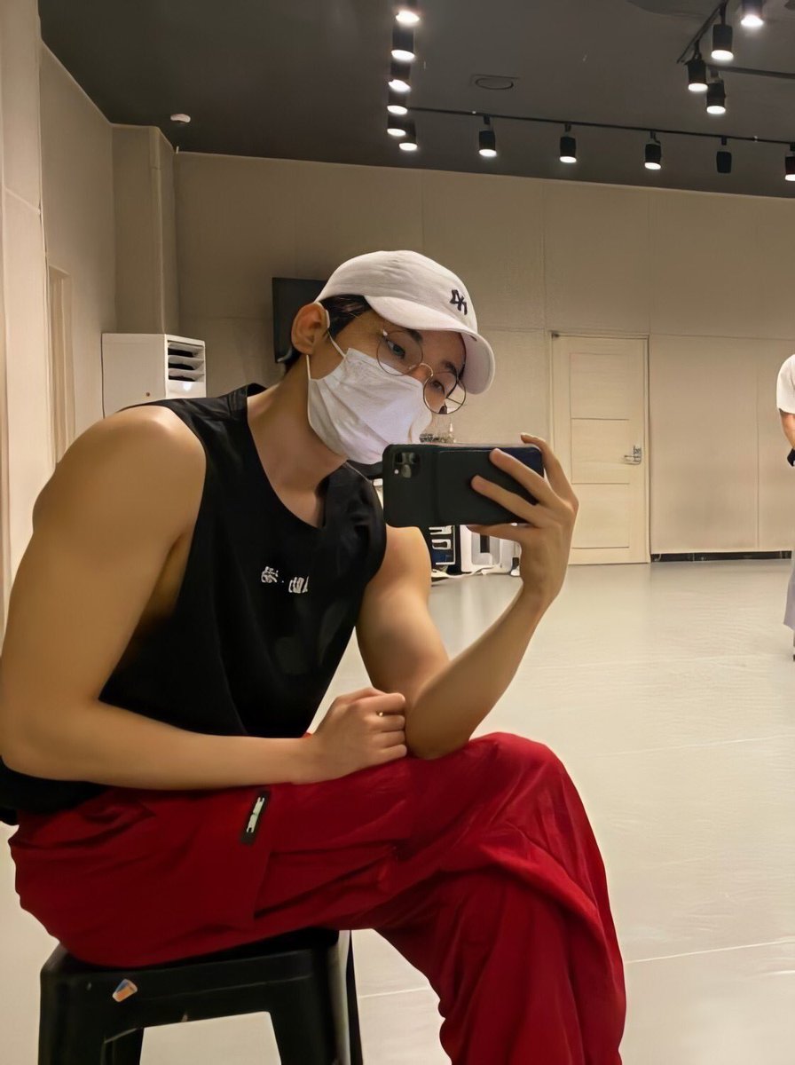 heybabydeul's tweet image. this wonwoo mirror selca 🔛🔝