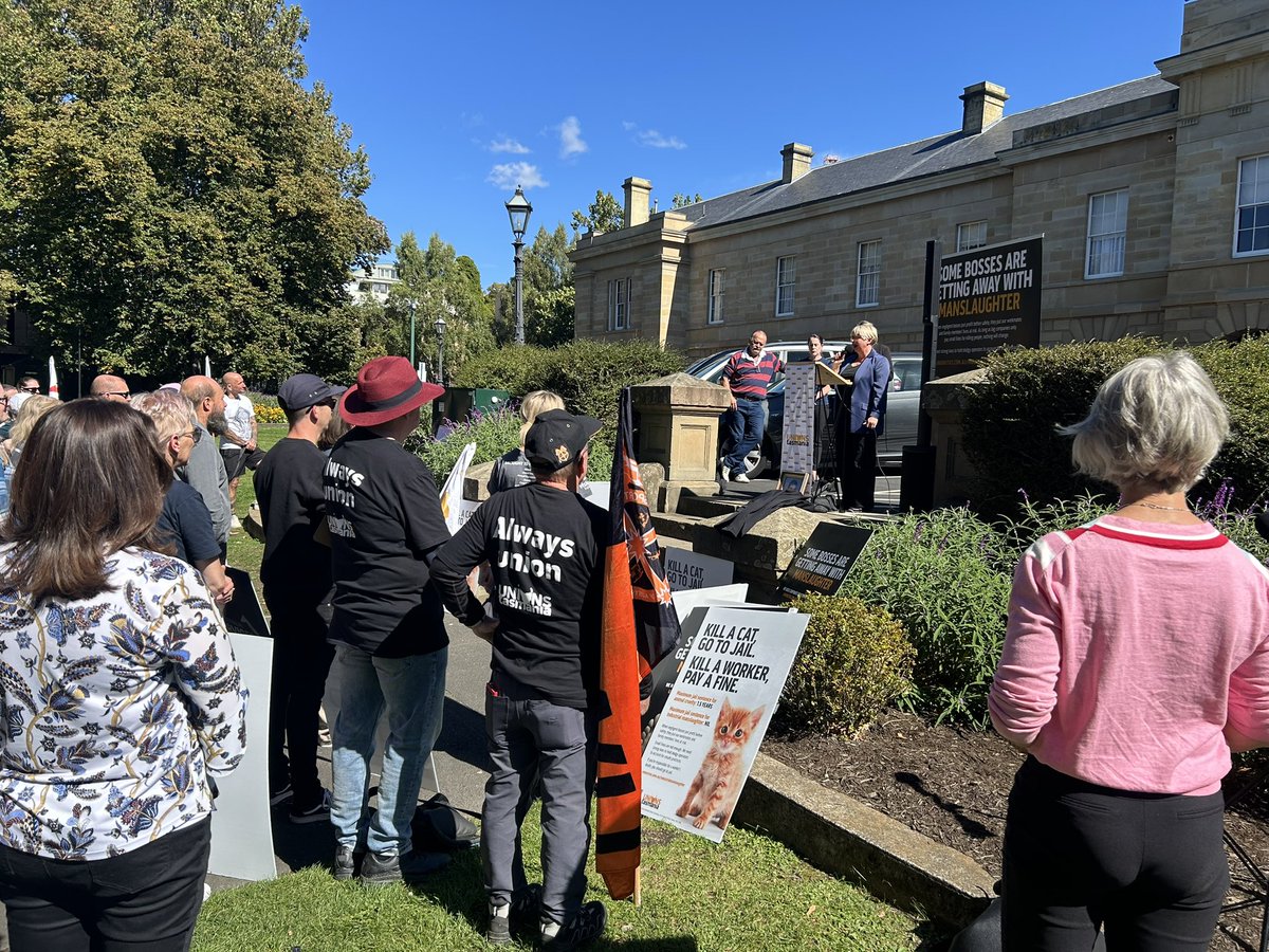 Great to attend an Industrial Manslaughter rally on parliament lawns today. Everyone deserves to come home from work. You can sign the petition here: megaphone.org.au/petitions/tasm… #politas #unions #auspol #WorkplaceSafety
