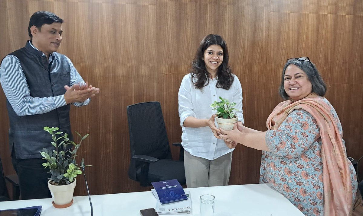 IASOAKarnataka's tweet photo. #IASOA hosted a talk on 'State of India's Digital Economy 2024' with Mr Deepak Mishra, Director & Chief Executive of #ICRIER on March 20. The talk gave valuable insights on #digitalisation within #India & #G20 nations to IASOA members.
@IASassociation @ICRIER @deepakicrier https://t.co/kmXvuvTjpj