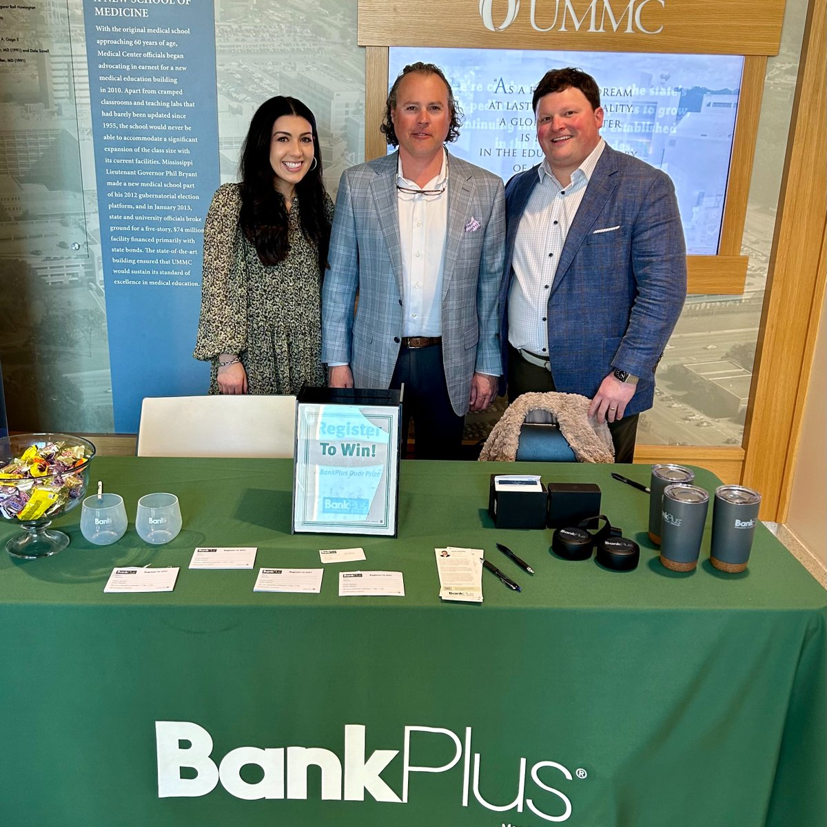 Congrats to the recently matched Residents! Members of the Private Client team attended a UMMC Financial Wellness Day and visited with residents on their next steps. To learn about banking solutions available for medical residents, contact us: bit.ly/43xYB9a Member FDIC