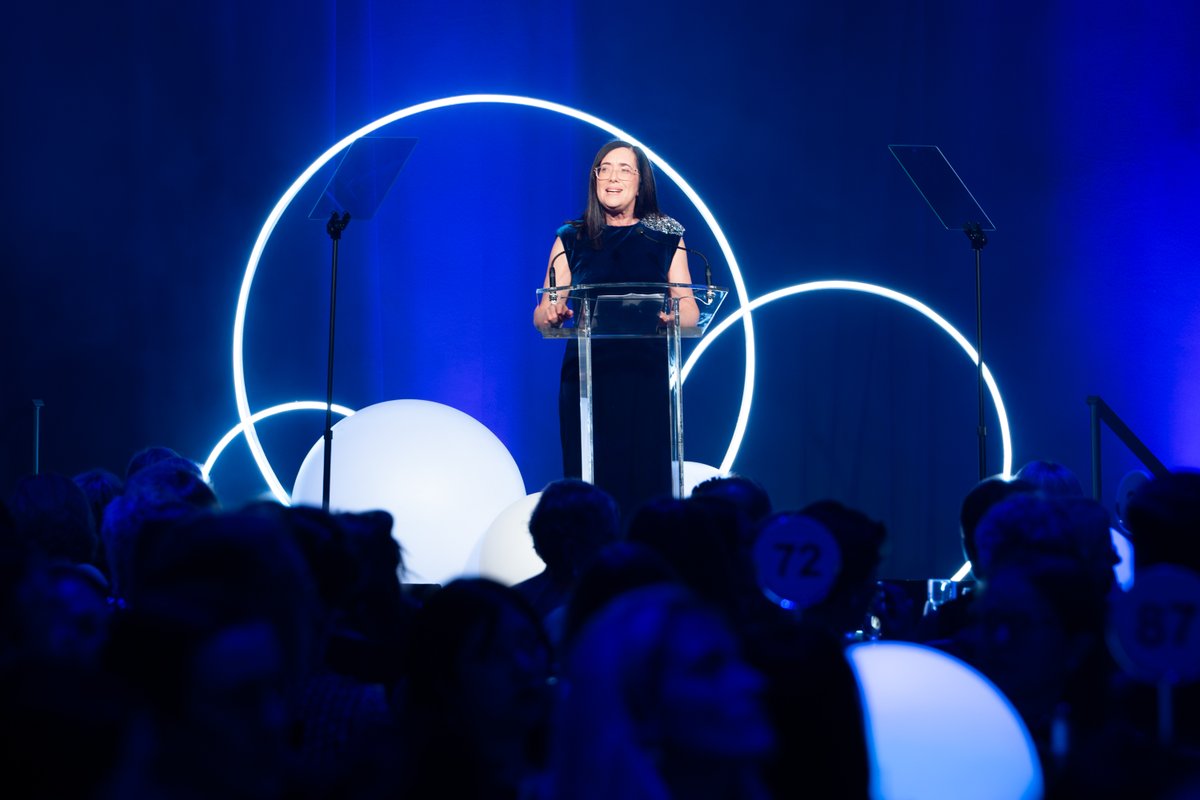 At the CEW Annual Dinner in Sydney last night, Chair of the @acccgovau, Gina Cass-Gottlieb offered key words of advice to young women, “Go forward with a curious, bold and open mind, confident to follow your interests and strengths.”