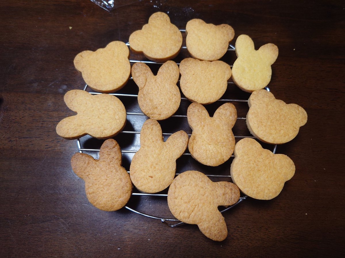 M_6eiu_23's tweet photo. オーブン壊れてトースターで作った〜
上手く焼けた🫶🏻 https://t.co/UtZnWAHbk0